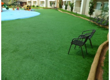 GRAMA SINTÉTICA DECORATIVA PARA PLAYGROUND E DECORAÇÕES